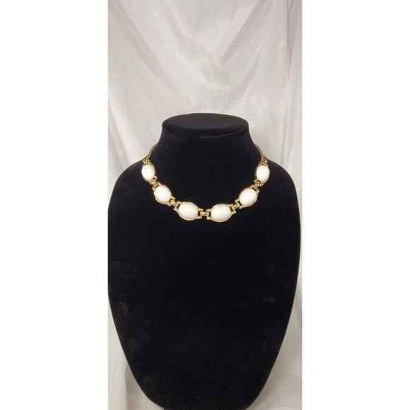 Vintage MONET Necklace Mid Century White Cabochons Bezel Set Necklace MCM Signed - Picture 3 of 6